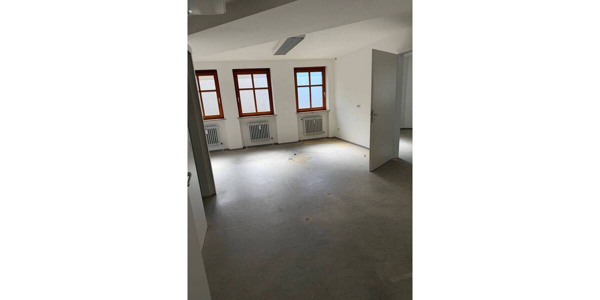 Gewerbeobjekt Weiden in der Oberpfalz Weiden - 9 Zimmer, 242 m&sup2;, 190.000&euro; | Angebot:25663730