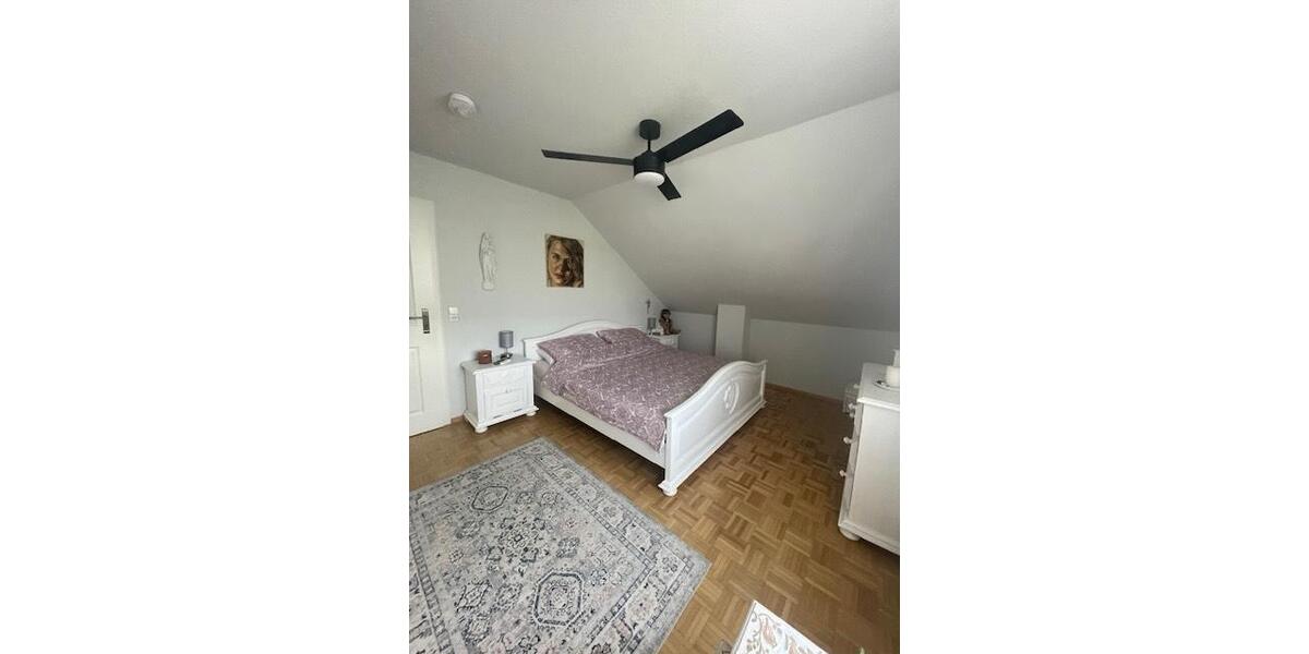 Dachgeschoßwohnung Renningen - 3.5 Zimmer, 75 m&sup2;, 390.000&euro; | Angebot:25644989