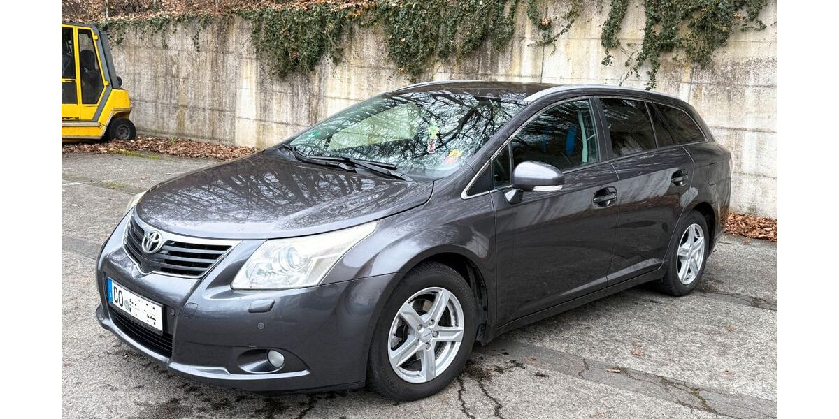 Toyota Avensis 221.000 km 5.500 &euro; Dörfles-Esbach 96487