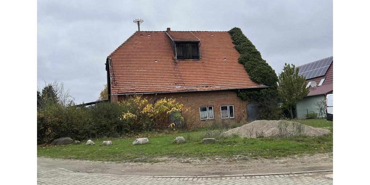 Mehrfamilienhaus, Wohnhaus Lübz - 4 Zimmer, 400 m&sup2;, 45.000&euro; | Angebot:27126027