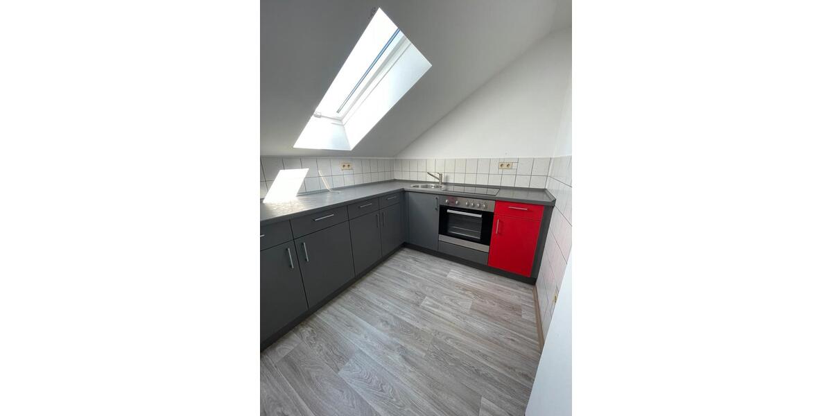 Dachgeschoßwohnung Tiefenbach - 2 Zimmer, 90 m&sup2;, 500&euro; | Angebot:25043742