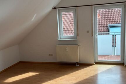 Provisionsfrei* Gemütliche 2-Zimmer DG-Wohnung in Eppingen 2 zimmer