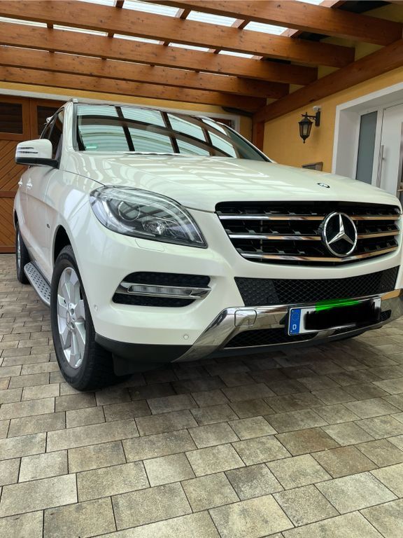 Mercedes-Benz ML 350 188.000 km 19.500 € Bad Abbach 93077