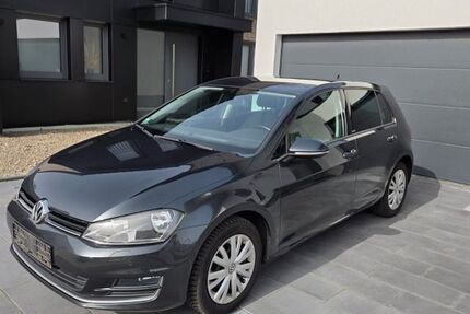 VW Golf 127.257 km 11.900 &euro; Nettetal 41334