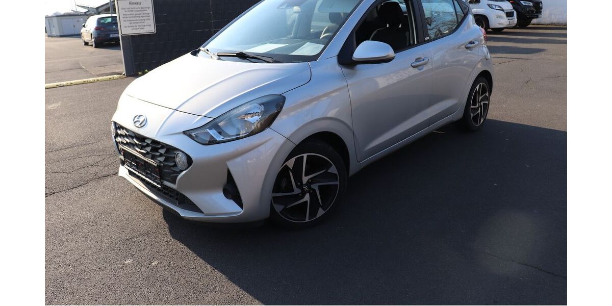 Hyundai i10 10.324 km 11.990 &euro; Heuchelheim b. Giessen 35452