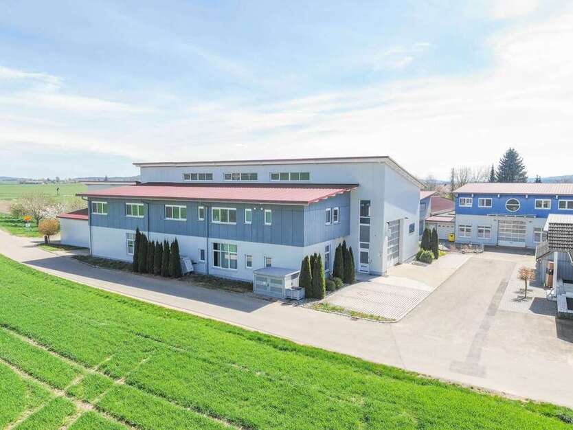 Halle in Ostrach 1.000.000 € 3080 m²