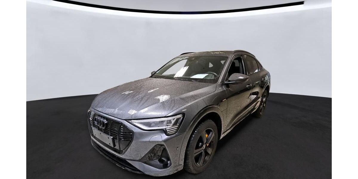 Audi e-tron 53.877 km 37.950 &euro; Hamburg 22047