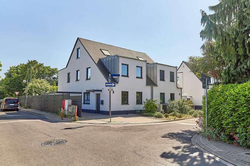 Haus zum Kaufen in Meerbusch-Osterath 1.390.000 € 200 m²
