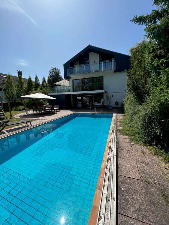 Haus zum Kaufen in Kirchheim 1.750.000 € 270 m²