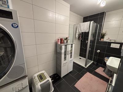MODERN, ZENTRAL, NEUWERTIG, KÜCHE UND PARKPLATZ - Etagenwohnung Merzig | Angebot:27145289
