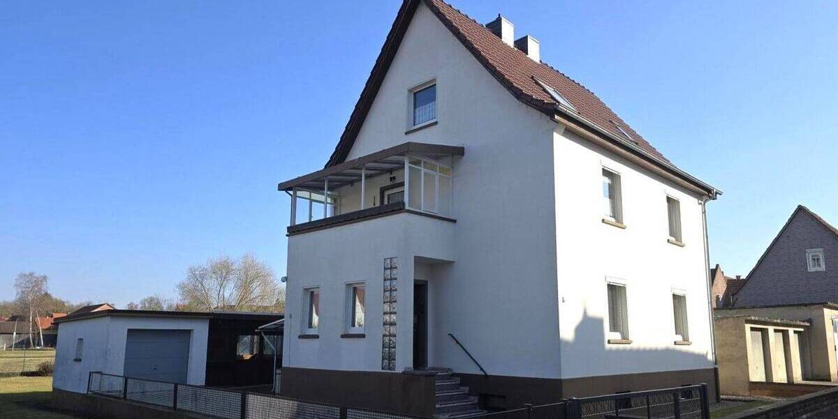 Einfamilienhaus Eschwege Niederhone - 7 Zimmer, 140 m&sup2;, 870&euro; | Angebot:25985105