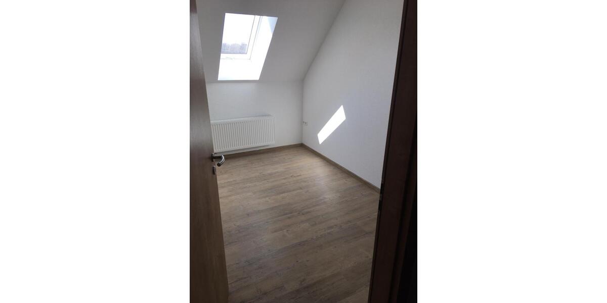 Dachgeschoßwohnung Apen - 4 Zimmer, 120 m&sup2;, 850&euro; | Angebot:26400553