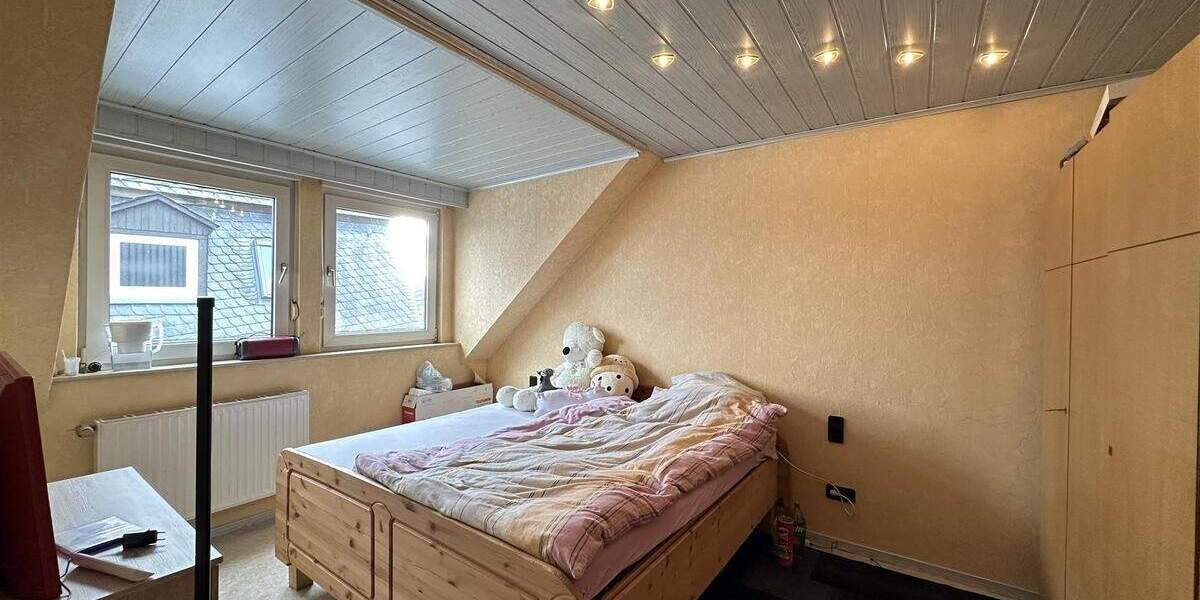 Mehrfamilienhaus, Wohnhaus Kirchberg (Hunsrück) - 8 Zimmer, 204 m&sup2;, 249.000&euro; | Angebot:25800514