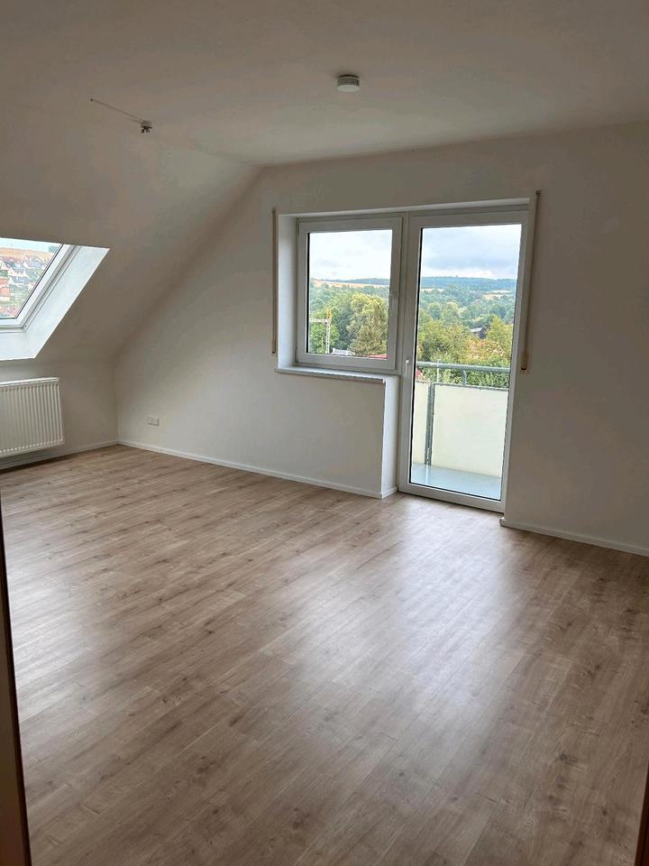 Helle 4-Zimmer Wohnung in Poppenlauer zu vermieten zimmer