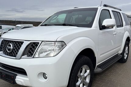 Nissan Pathfinder 340.000 km 7.499 &euro; Wildau 15745