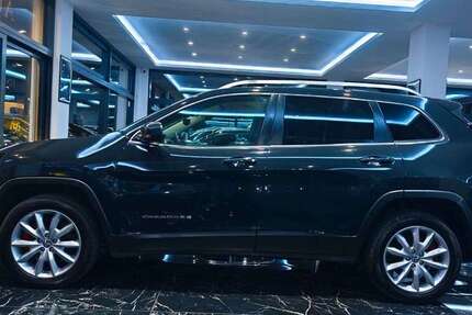 Jeep Cherokee 241.986 km 9.150 &euro; Denkingen 78588