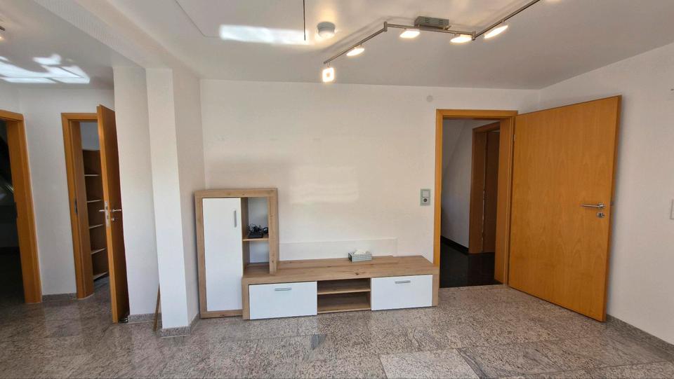 Etagenwohnung Ehningen - 3 Zimmer, 74 m&sup2;, 1.100&euro; | Angebot:26676239
