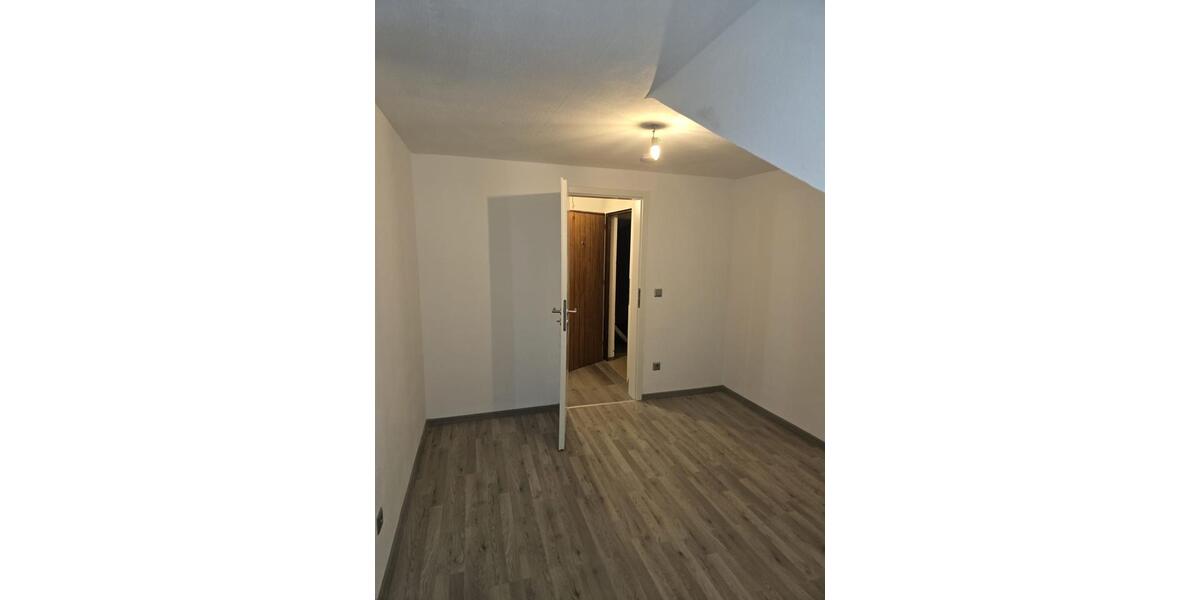 Dachgeschoßwohnung Pforzheim Brötzingen - 2 Zimmer, 75 m&sup2;, 850&euro; | Angebot:24237373