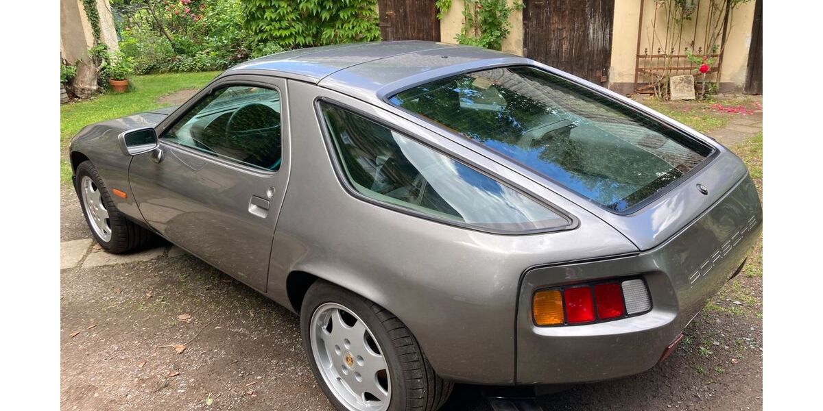 Porsche 928 102.463 km 24.999 &euro; Radebeul 01445