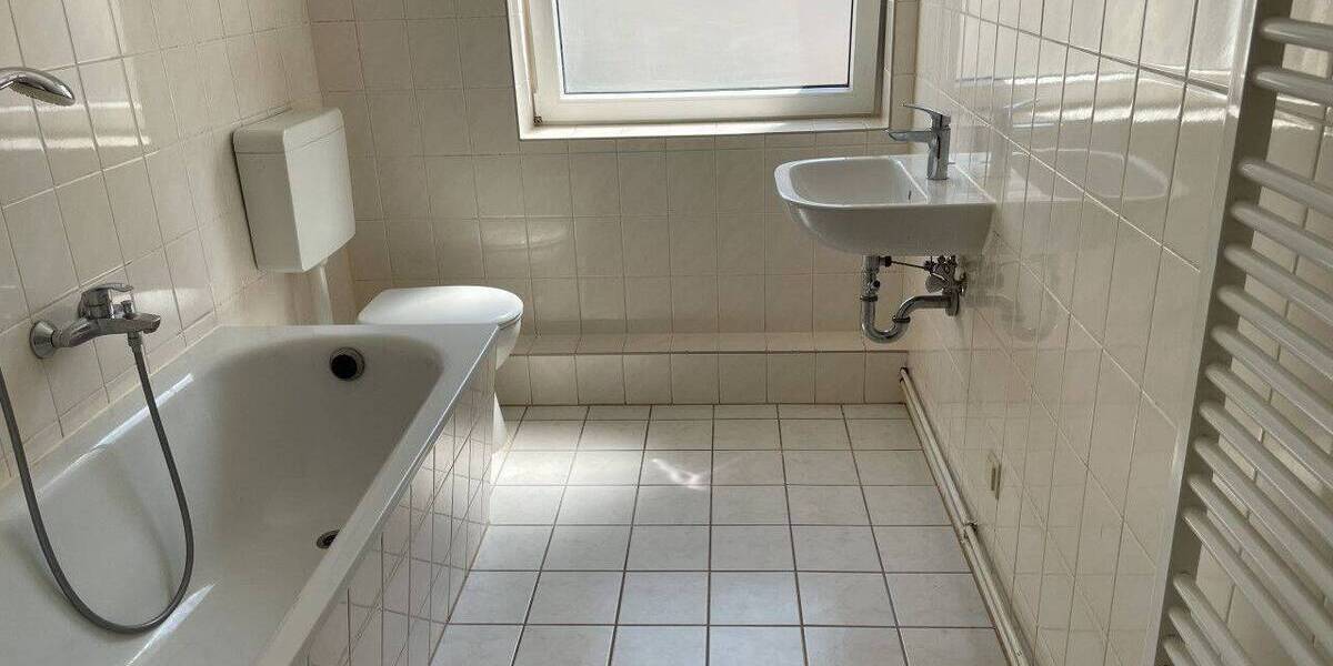 Etagenwohnung Bad Dürrenberg - 2 Zimmer, 47 m&sup2;, 305&euro; | Angebot:26879007