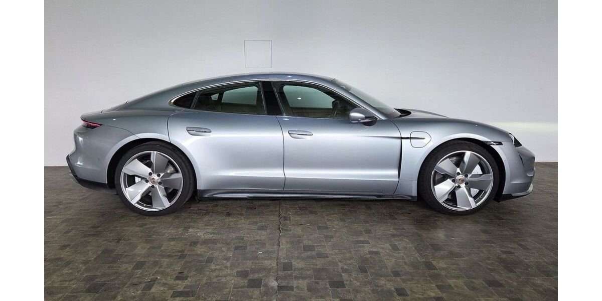 Porsche Taycan 27.000 km 63.890 &euro; Nümbrecht 51588