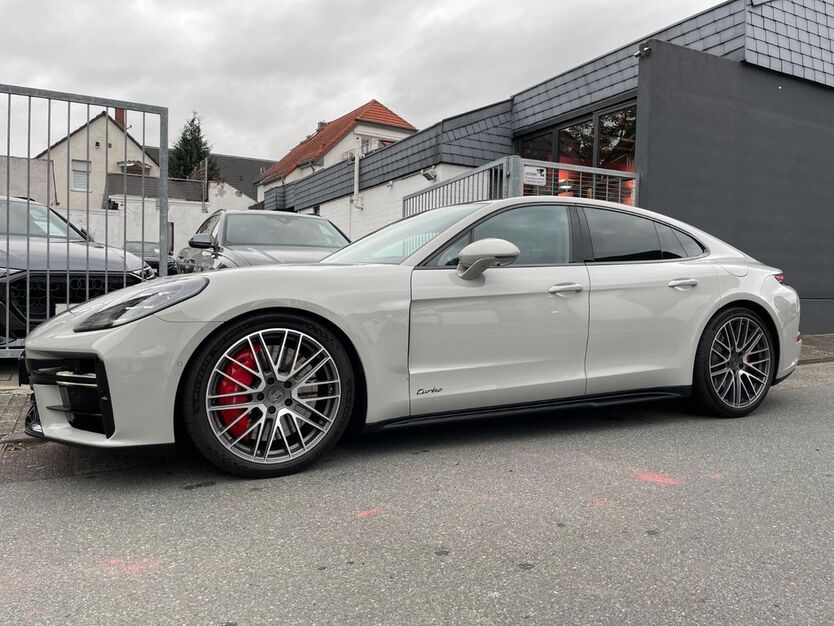 Porsche Panamera 15.000 km 159.990 € Flörsheim am Main 65439