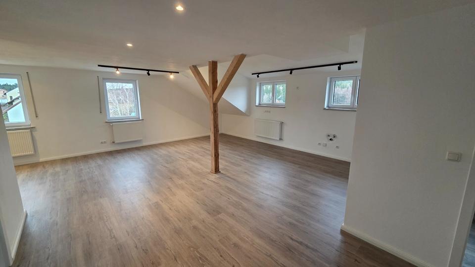 Etagenwohnung Hirschau - 3 Zimmer, 90 m&sup2;, 810&euro; | Angebot:25382319