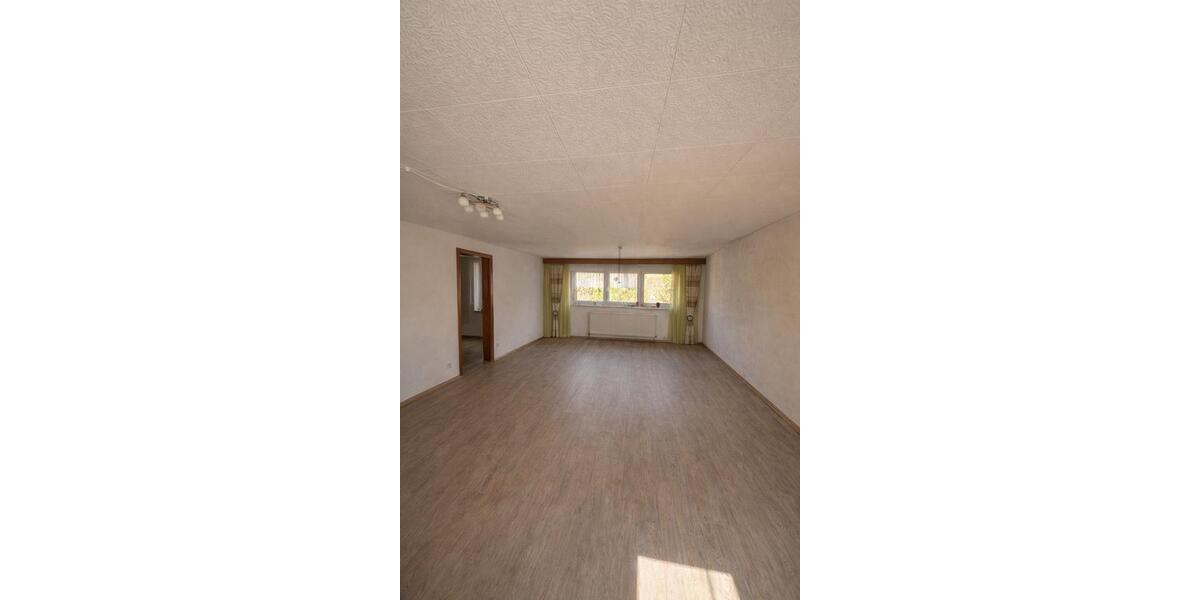 Einfamilienhaus Eisfeld - 11 Zimmer, 195 m&sup2;, 115.000&euro; | Angebot:26215593