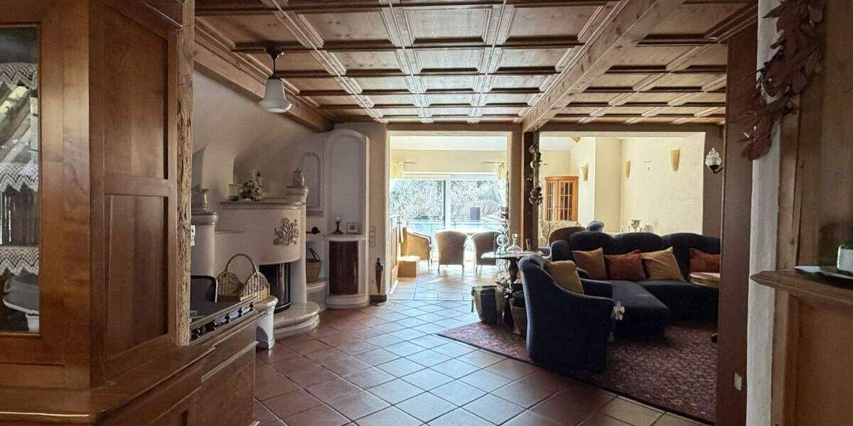Mehrfamilienhaus, Wohnhaus Dettingen unter Teck - 1 Zimmer, 197 m&sup2;, 745.000&euro; | Angebot:25733069