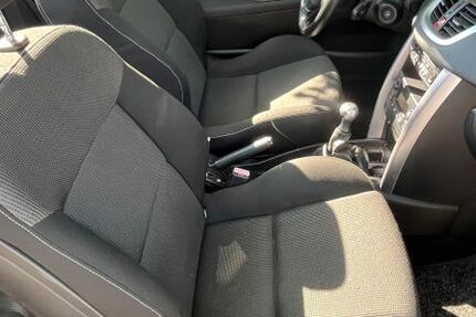 Peugeot 207 100.000 km 1.900 &euro; Neu-Isenburg 63263