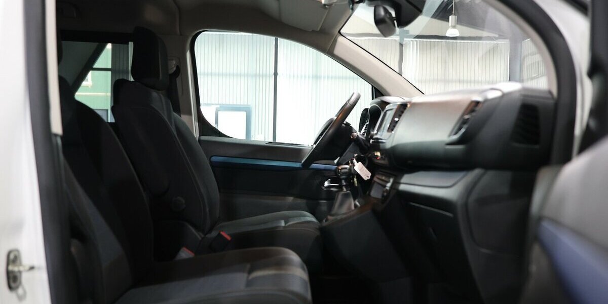 Peugeot Traveller 150 BLUE-HDI EXPERT ACTIVE L2 / 5-SITZ 50.000 km 27.444 &euro; Hamm 59077
