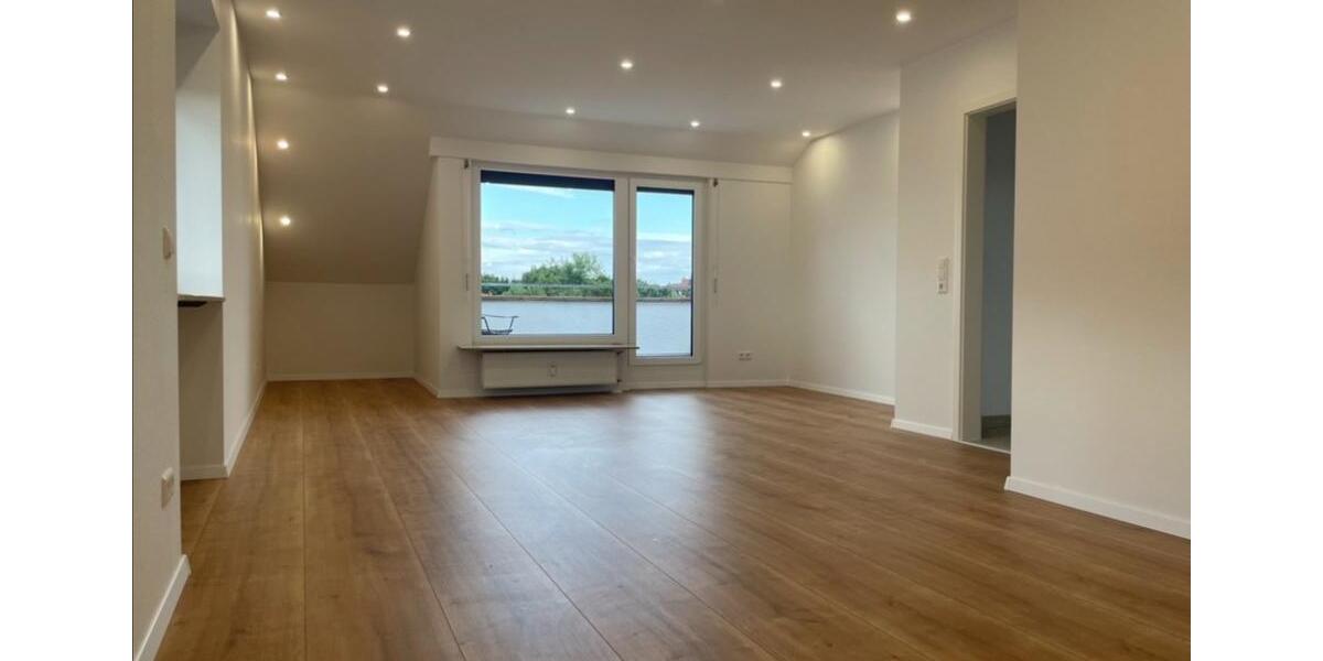 Dachgeschoßwohnung Ludwigshafen am Rhein Mundenheim - 2.5 Zimmer, 76 m&sup2;, 915&euro; | Angebot:25049817