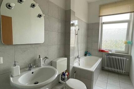 gut vermietete Altbauwohnung mit 3,5 Zimmern auf 70qm 3.5 zimmer