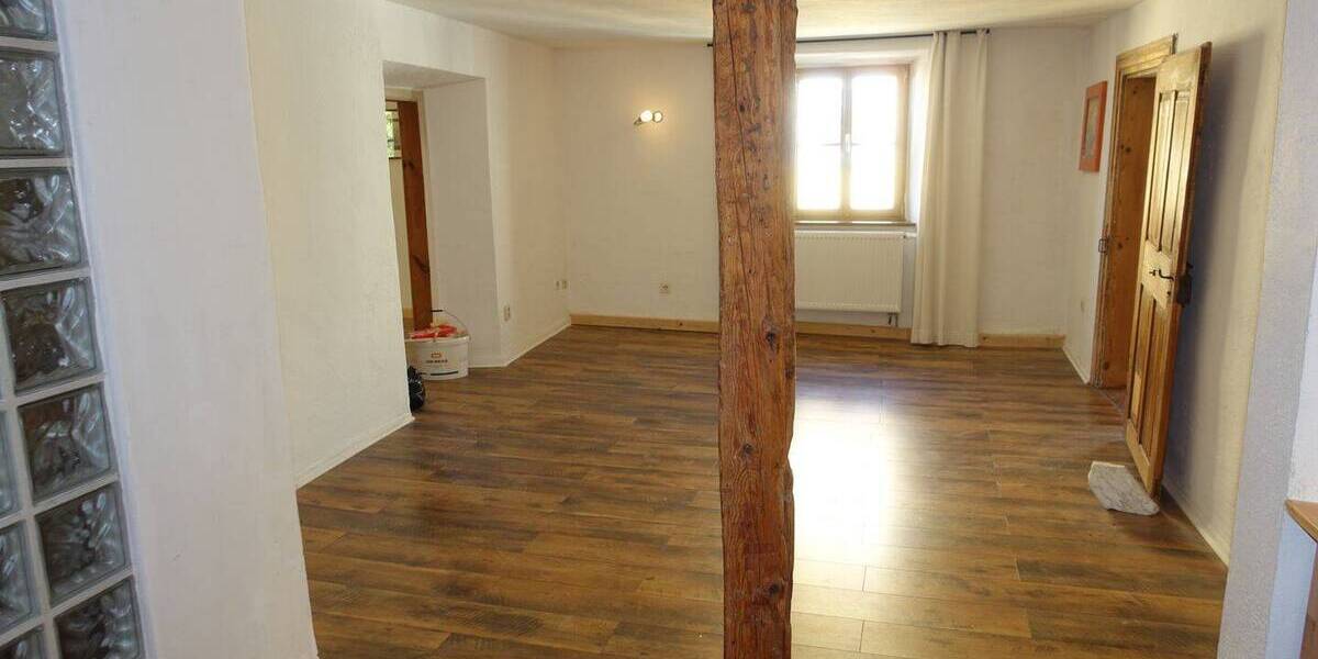 Etagenwohnung Kraiburg - 3 Zimmer, 85 m&sup2;, 650&euro; | Angebot:26401430