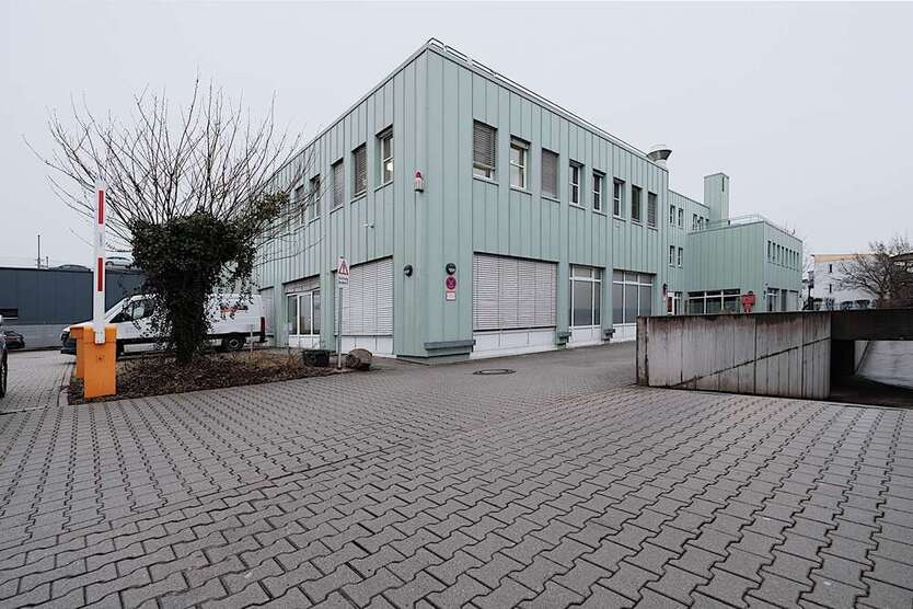 Halle in Ingolstadt 1.235 € 130 m²