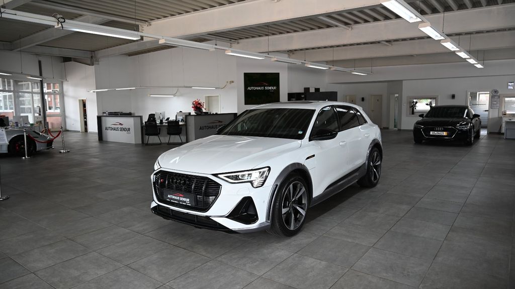 Audi e-tron 47.145 km 41.690 &euro; Menslage 49637