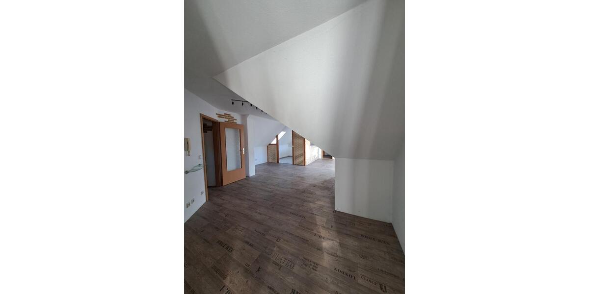 Dachgeschoßwohnung Rathenow - 2 Zimmer, 61 m&sup2;, 480&euro; | Angebot:25474204