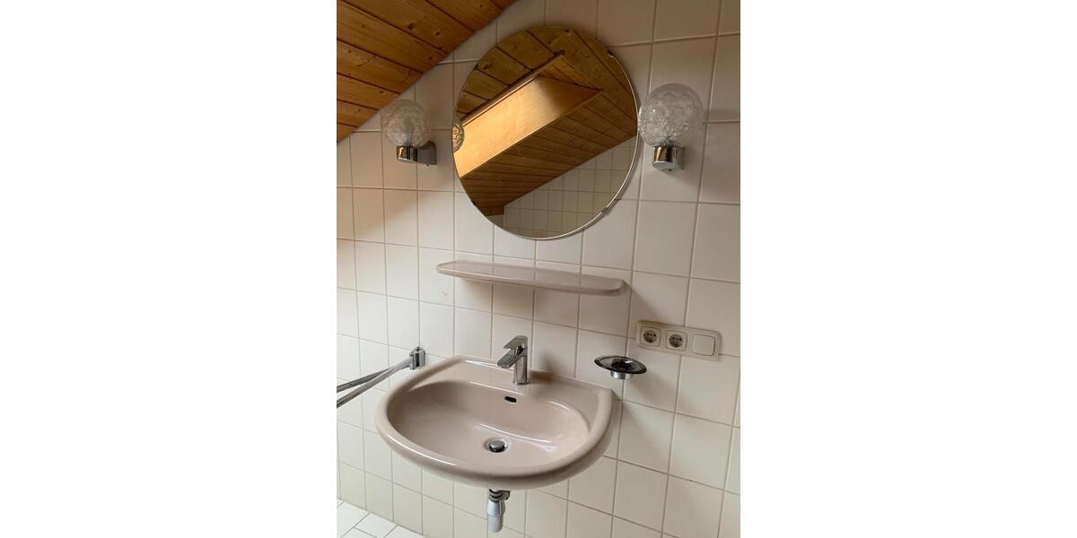 Dachgeschoßwohnung Haag in Oberbayern - 3 Zimmer, 79 m&sup2;, 340.000&euro; | Angebot:26630273