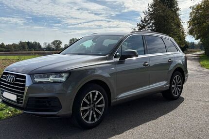 Audi Q7 160.000 km 32.500 € München 85757
