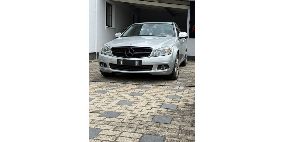 Mercedes-Benz 280 207.547 km 5.900 &euro; Roding 93426