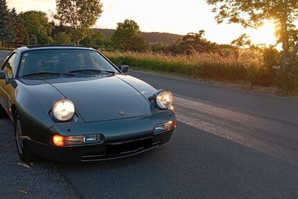 Porsche 928