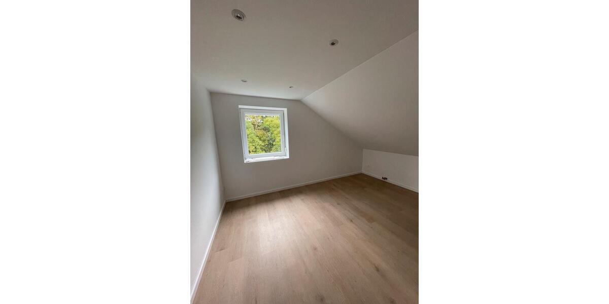 Doppelhaushälfte Bad Abbach - 5 Zimmer, 130 m&sup2;, 1.900&euro; | Angebot:25399314