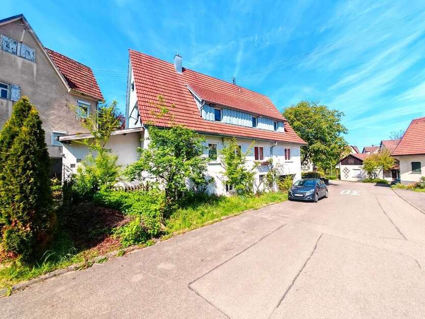 Haus zum Kaufen in Frickenhausen Linsenhofen 279.000 € 156 m²