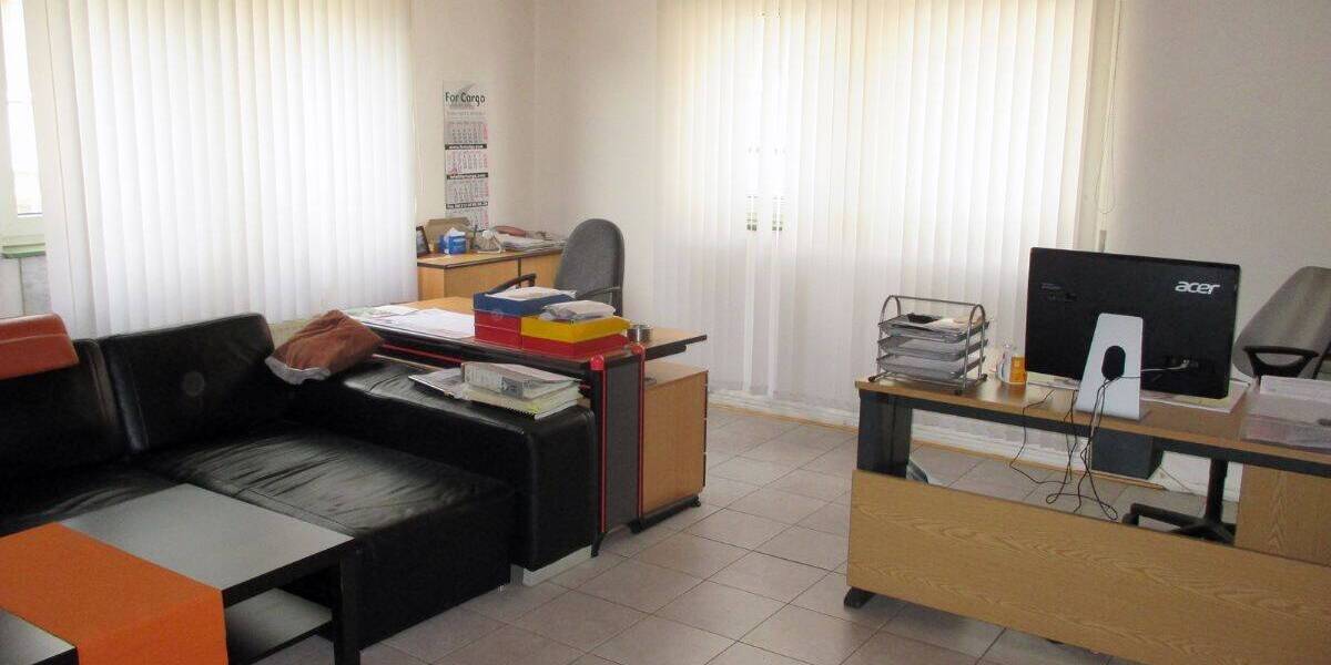 Gewerbehalle mit Büro-Wohngebäude in Dortmund-Marten zimmer