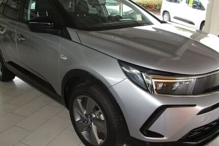 Opel Grandland (X) 24.850 km 26.885 &euro; Artern 06556