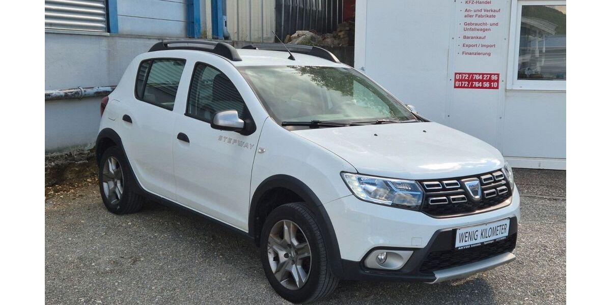 Dacia Sandero 90.000 km 8.490 &euro; Spaichingen 78549