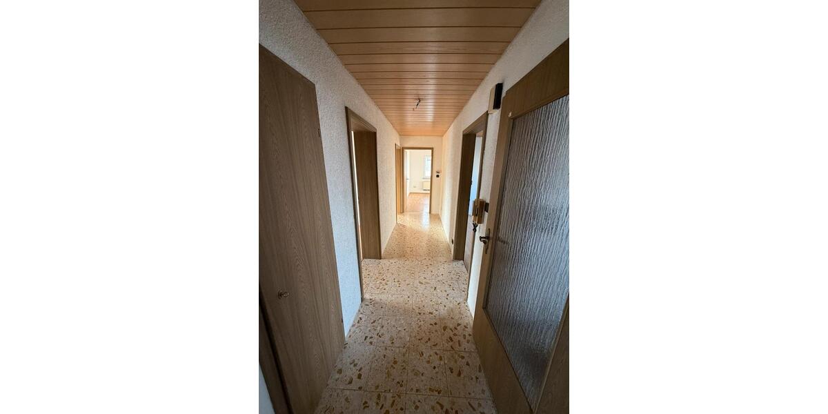 Etagenwohnung Ulm Donautal - 4 Zimmer, 90 m&sup2;, 1.000&euro; | Angebot:25382978