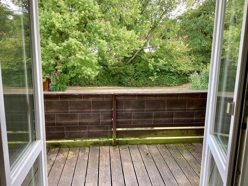 Gemütliche 2-Zimmer-Wohnung mit Tageslichtbad und Balkon zimmer