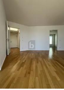 URBAN WOHNEN, GRÜN GENIEßEN IM DACHGESCHOSS 2 zimmer