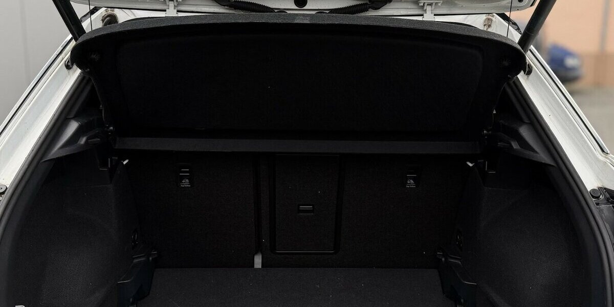 VW T-Roc R-line / Pano / 1. Hd / Kamera / AHK 93.000 km 23.690 &euro; Mönchengladbach 41066